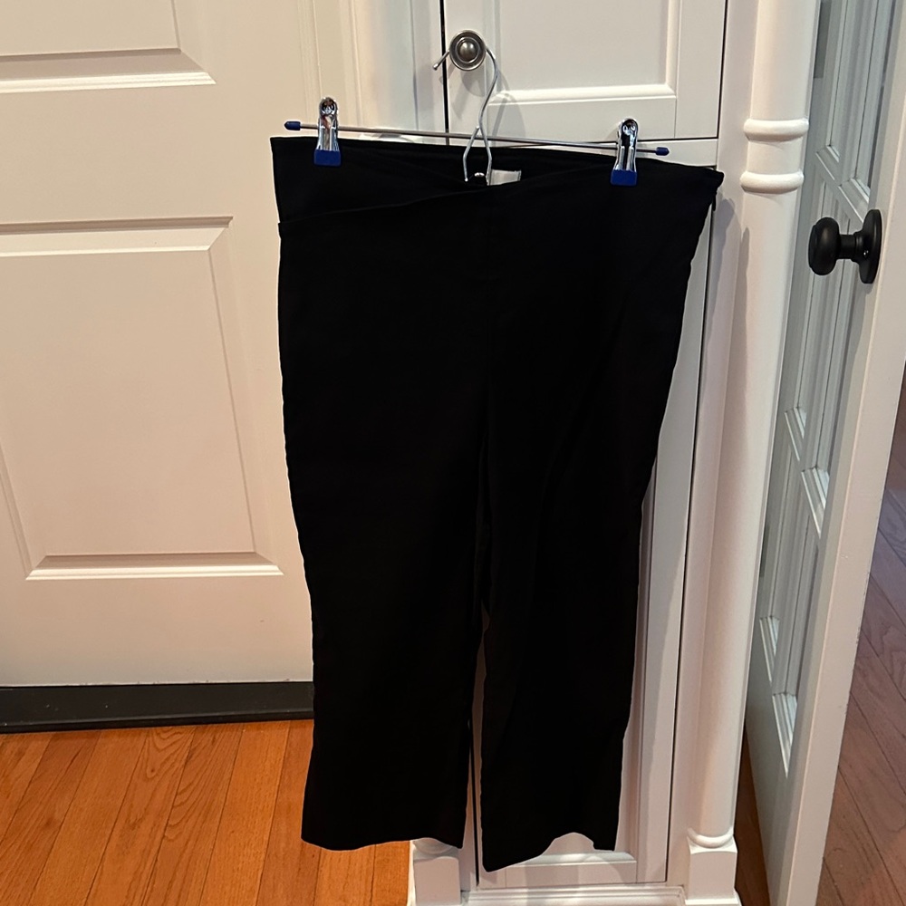 Maeve Black Capri Pants w/Side Zip
